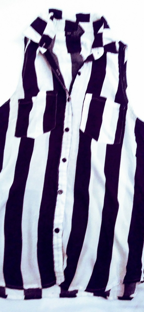 Stripe sleeveless shirt